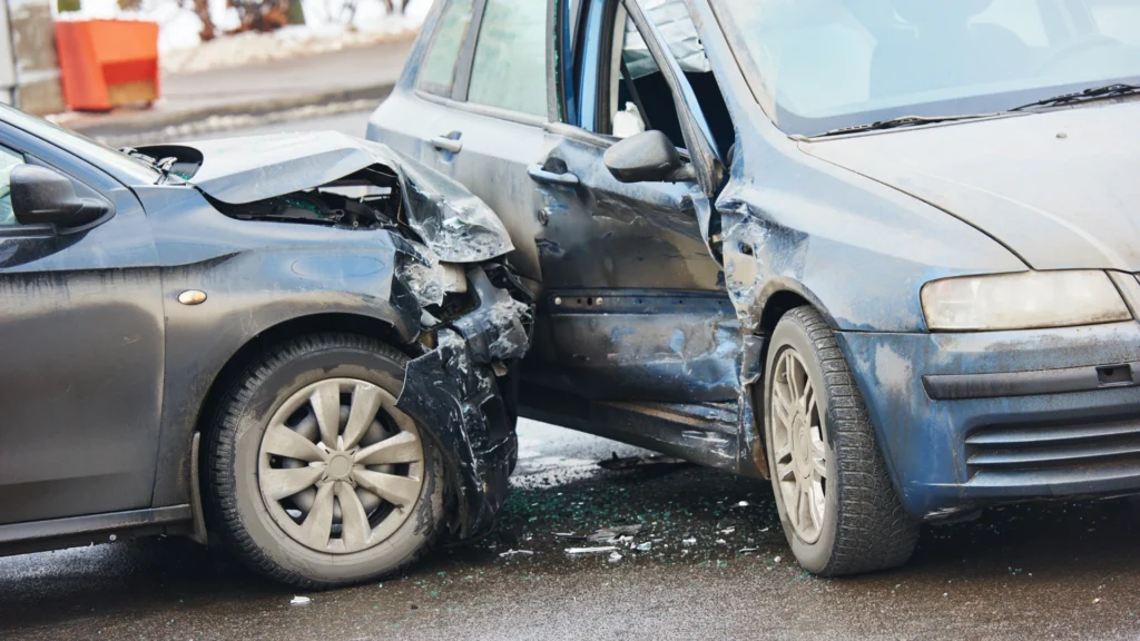 T-bone collision at a Sarasota intersection illustrating side-impact crash dangers